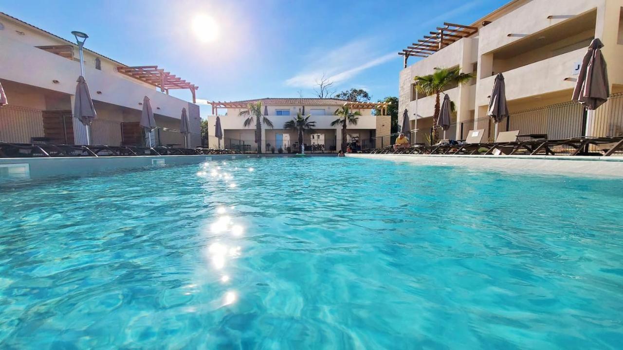 Marine De Bravone T2 Terrasse Front De Mer - Plage Pieds Dans L'Eau - Clim - Piscine - Wifi Linguizzetta Екстериор снимка
